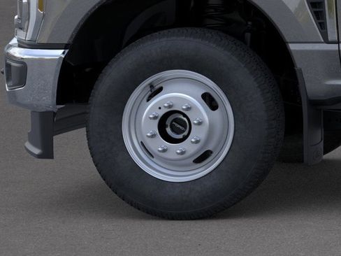 New 2026 Ford F350 XLT w/ XLT Premium Package image 19