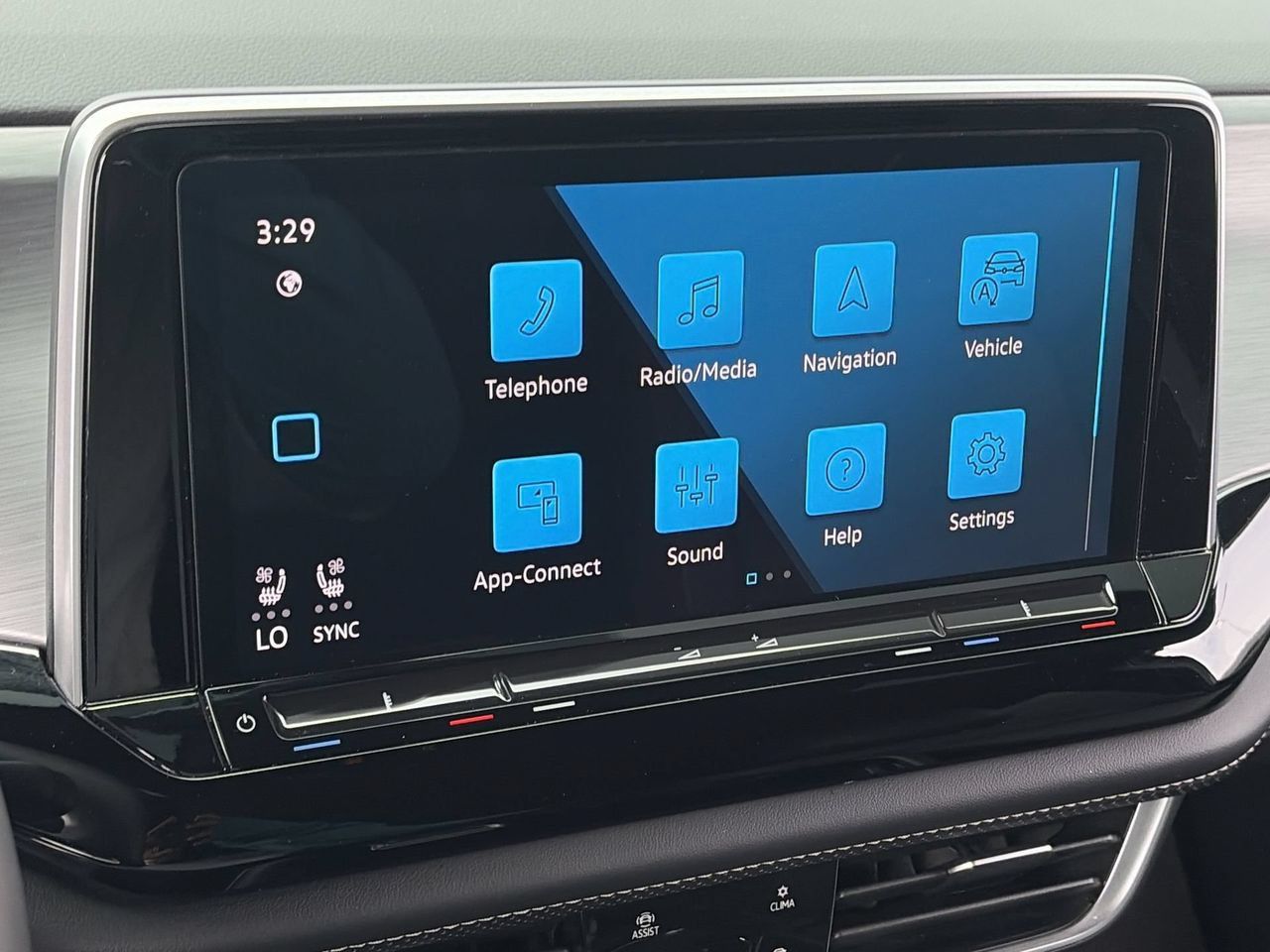 Used 2024 Volkswagen Atlas Cross Sport SE FWD image 24