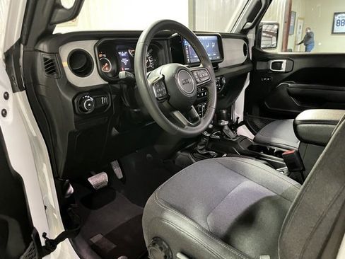 Used 2024 Jeep Wrangler Sport S image 10
