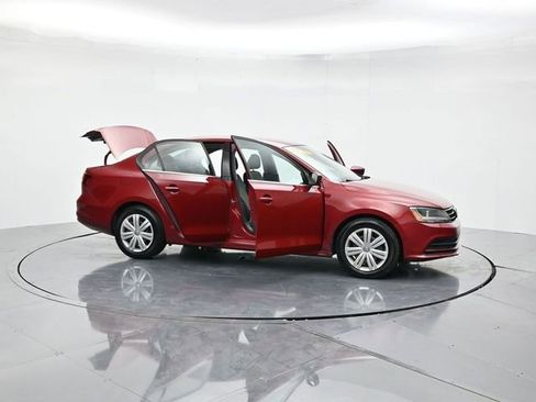 Used 2017 Volkswagen Jetta S image 43