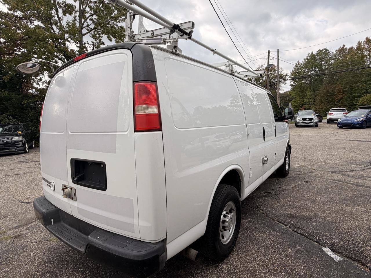 Used 2013 Chevrolet Express 3500 RWD image 7