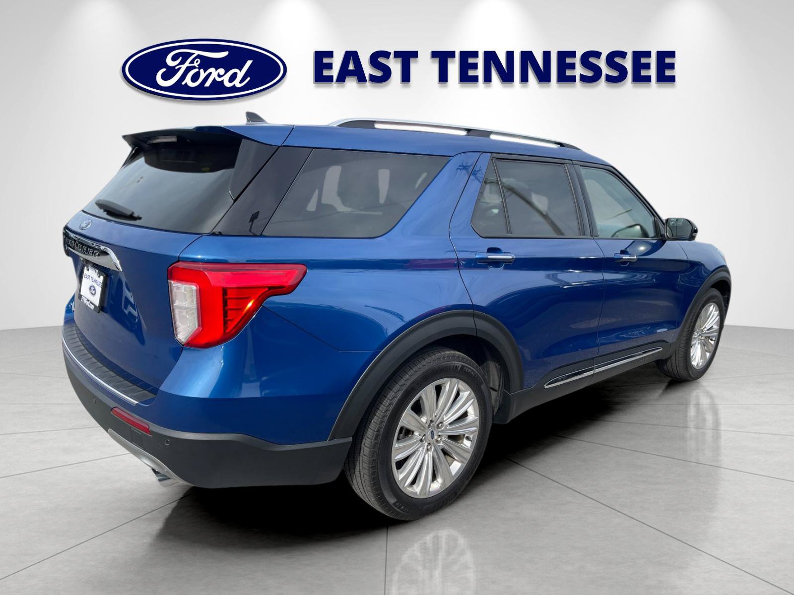 Used 2022 Ford Explorer Limited w/ Equipment Group 301A RWD image 3