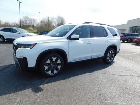 New 2026 Honda Pilot Touring image 7