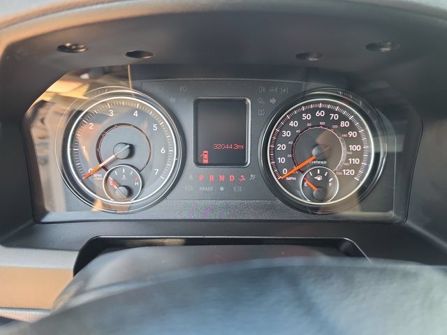 Used 2019 RAM 1500 4x4 Crew Cab Classic image 15