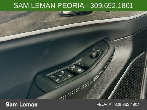 New 2026 Jeep Grand Cherokee L Limited w/ Limited Altitude Package AWD/4WD image 18