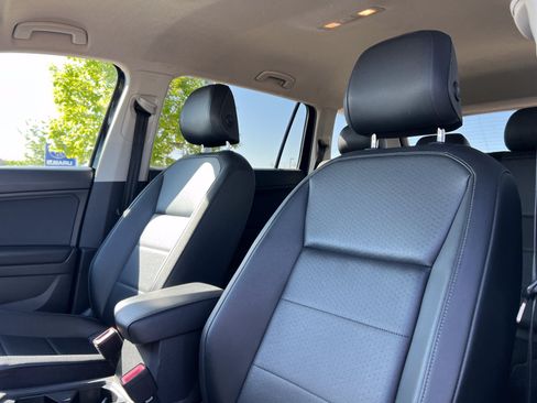 Used 2019 Volkswagen Tiguan SE AWD/4WD image 23