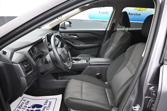 Used 2025 Nissan Rogue SV FWD image 13