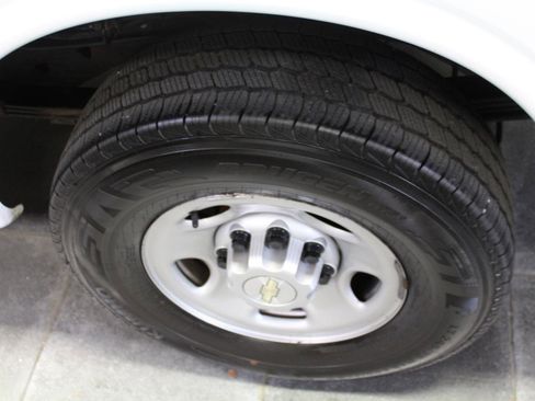 Used 2020 Chevrolet Express 2500 RWD image 29