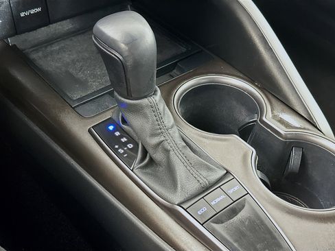 Used 2023 Toyota Camry SE w/ Cold Weather Package image 16