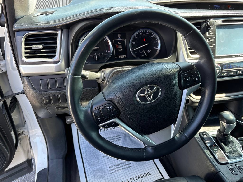 Used 2016 Toyota Highlander XLE FWD image 19