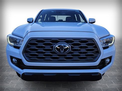 Used 2023 Toyota Tacoma TRD Off-Road image 2