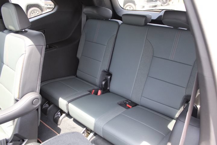 New 2026 GMC Acadia AT4 w/ Luxury Package AWD/4WD image 11