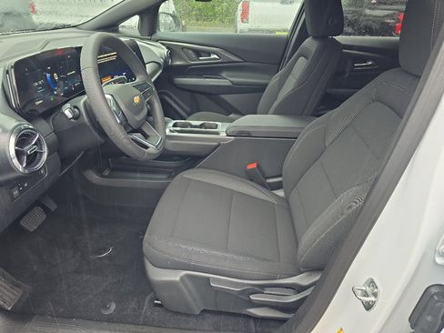 New 2026 Chevrolet Equinox EV LT image 15