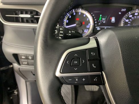 Used 2024 Toyota Highlander XLE AWD/4WD image 21
