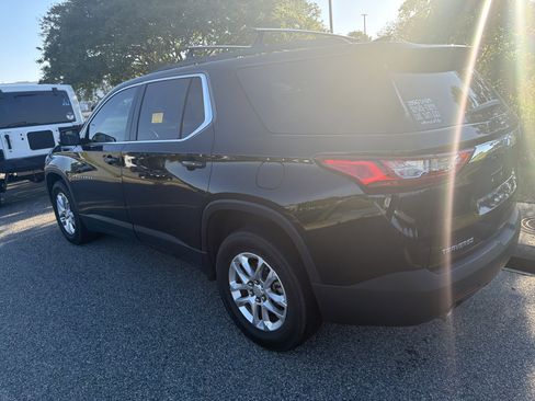 Used 2020 Chevrolet Traverse LT FWD image 8