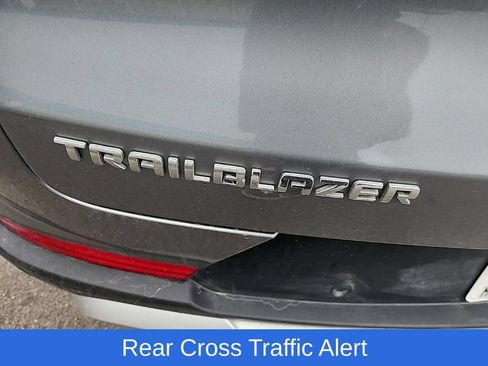 Used 2024 Chevrolet TrailBlazer LT w/ LT Cold Weather Package FWD image 18