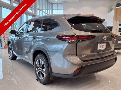 Used 2026 Toyota Highlander XLE AWD/4WD image 3