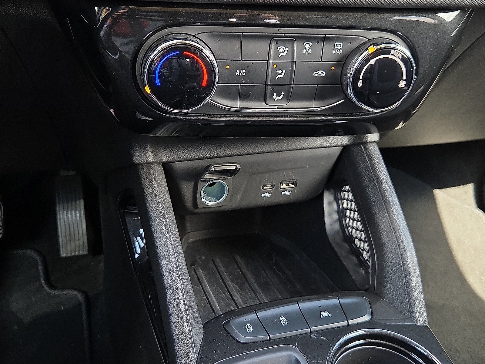 Used 2025 Chevrolet TrailBlazer LT FWD image 17
