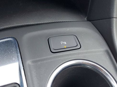Used 2024 Chevrolet Equinox LT FWD image 18