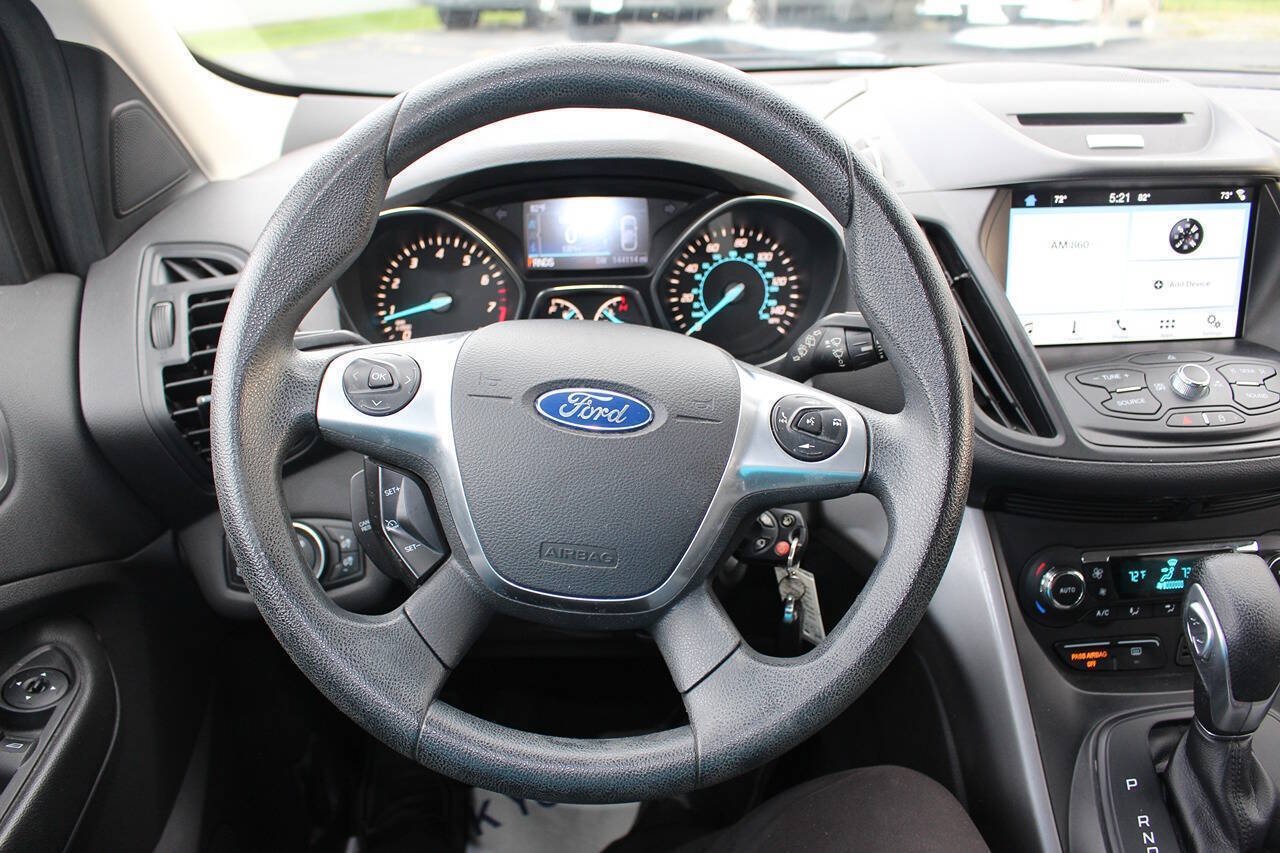 Used 2016 Ford Escape SE w/ Equipment Group 201A AWD/4WD image 14