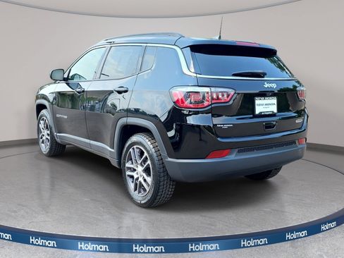 Used 2018 Jeep Compass Latitude w/ Popular Equipment Group FWD image 8