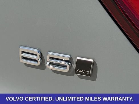 Certified 2026 Volvo XC40 B5 Plus AWD/4WD image 9