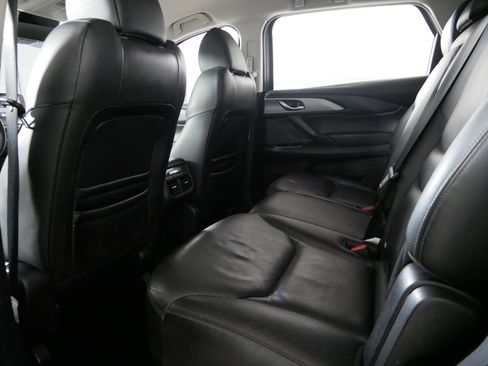 Used 2019 MAZDA CX-9 Touring image 34