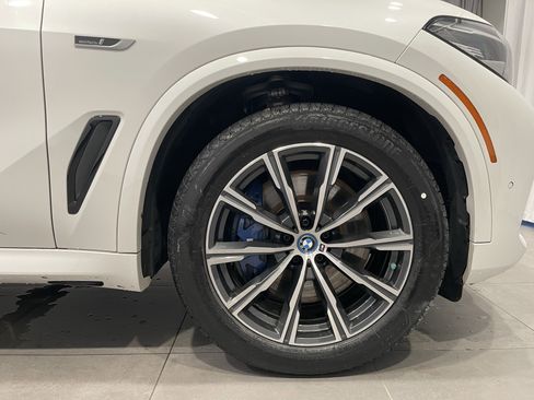 Certified 2022 BMW X5 xDrive45e w/ M Sport Package image 10