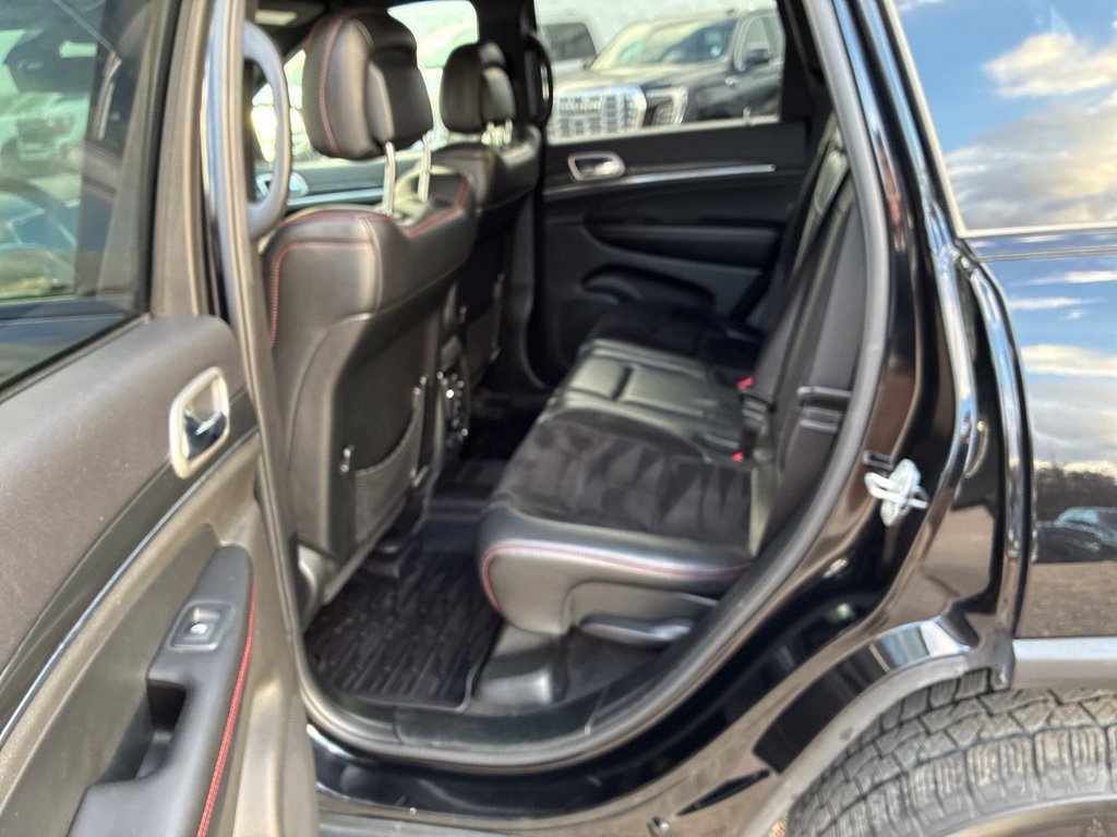 Used 2018 Jeep Grand Cherokee Trailhawk AWD/4WD image 18