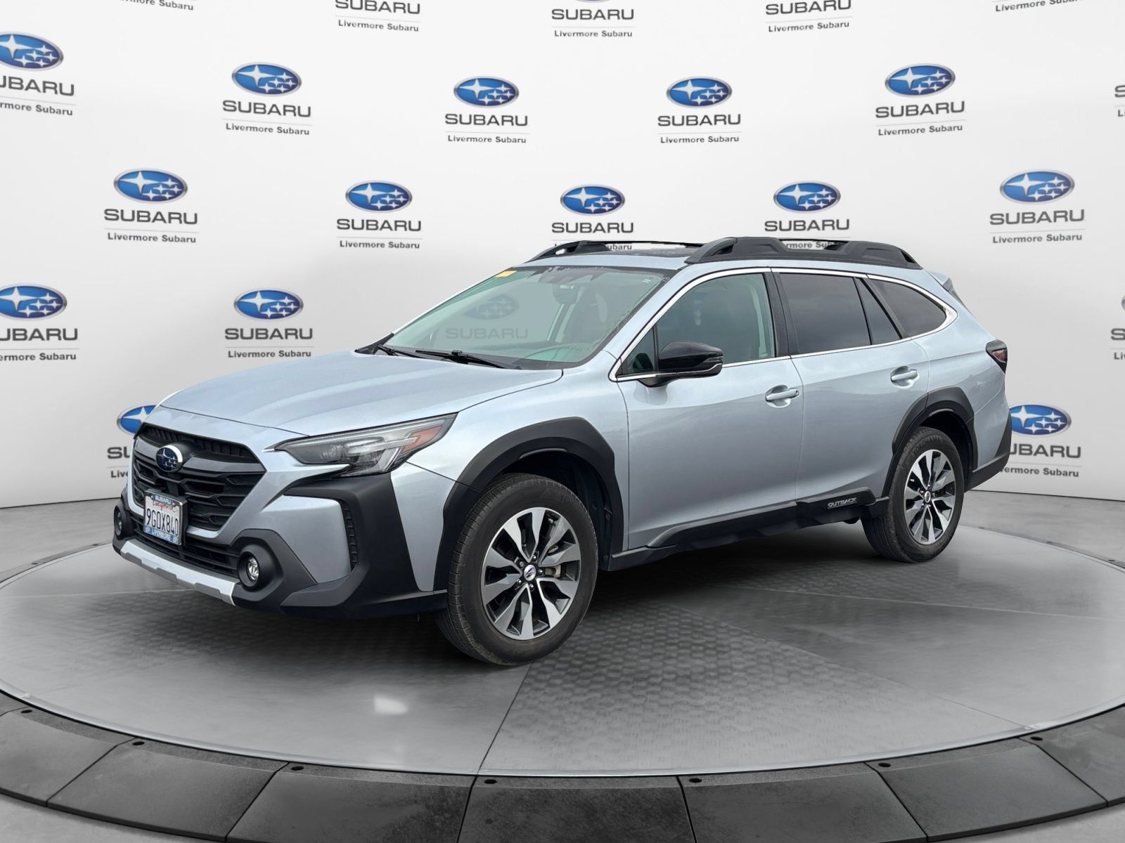 Used 2023 Subaru Outback Limited AWD/4WD image 2