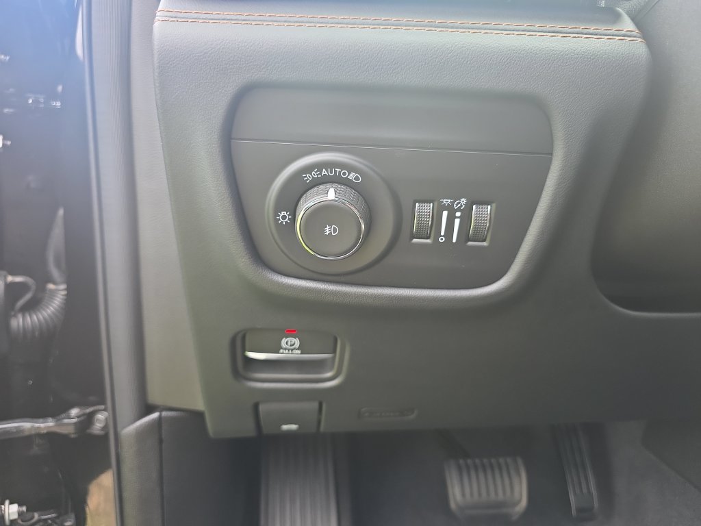 Used 2024 Jeep Grand Cherokee L Summit AWD/4WD image 22