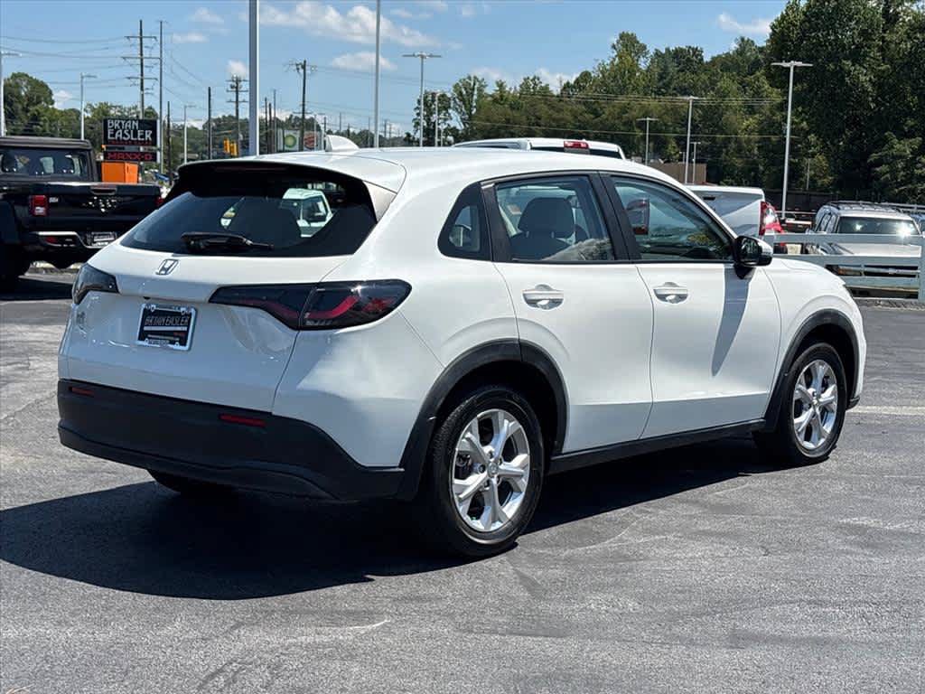 Used 2023 Honda HR-V LX image 3