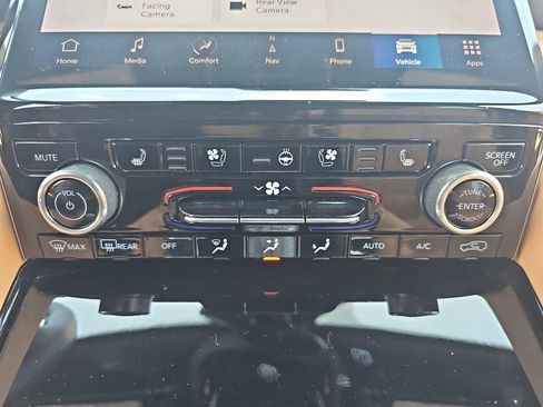 Used 2022 Jeep Grand Cherokee L Summit w/ Advanced Protech Group IV AWD/4WD image 26