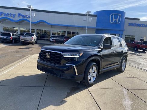 Used 2023 Honda Pilot LX image 4