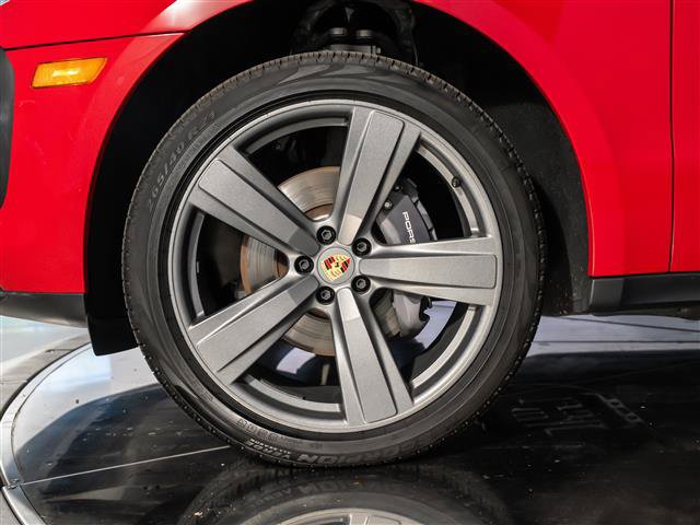 Used 2025 Porsche Macan Turbo AWD/4WD image 14