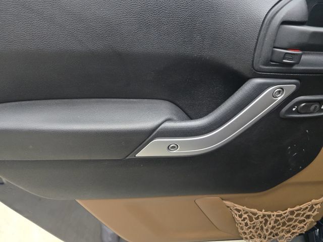 Used 2013 Jeep Wrangler Unlimited Sahara w/ Connectivity Group AWD/4WD image 24