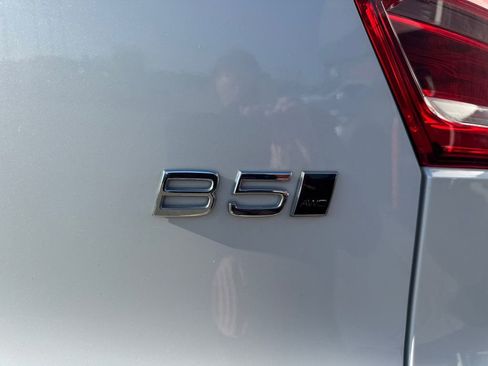 Certified 2025 Volvo XC40 B5 Core image 9