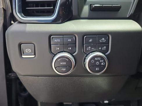 Certified 2024 GMC Sierra 2500 Denali w/ Denali Reserve Package AWD/4WD image 23