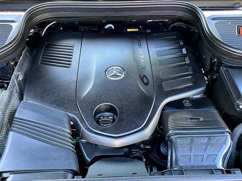 Certified 2024 Mercedes-Benz GLS 450 4MATIC image 9