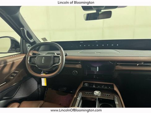 New 2026 Lincoln Navigator Reserve AWD/4WD image 24