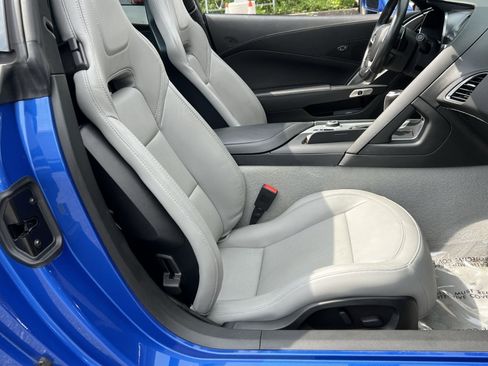 Used 2019 Chevrolet Corvette Stingray Coupe w/ Z51 1LT RWD image 31