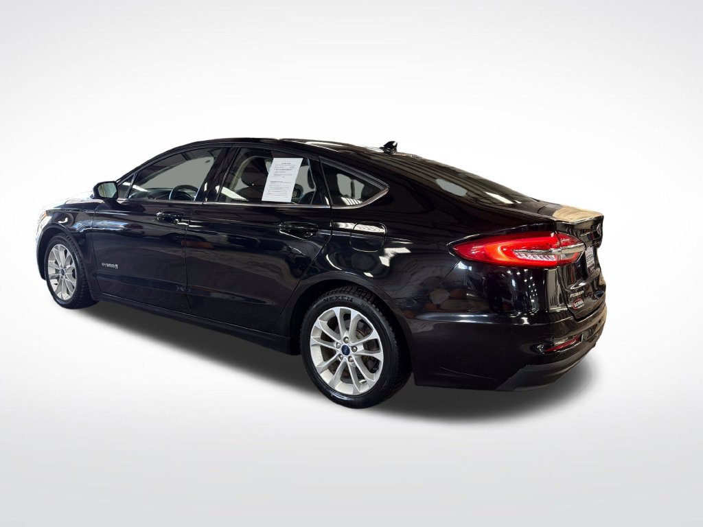Used 2019 Ford Fusion SE FWD image 3