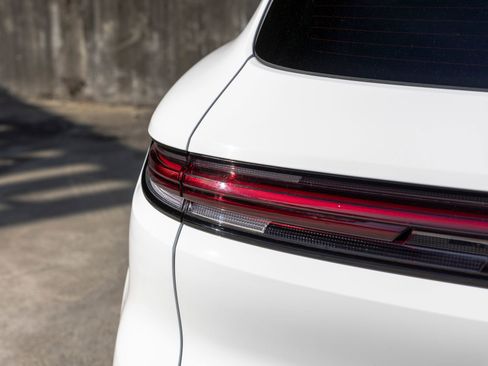 Certified 2026 Porsche Cayenne image 18