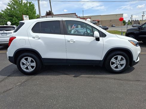 Used 2020 Chevrolet Trax LS w/ Tint and Cruise Package FWD image 6