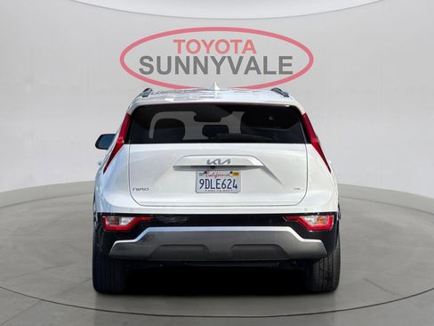 Used 2023 Kia Niro EX Touring image 8
