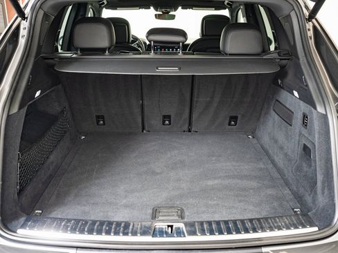 Used 2024 Porsche Cayenne image 18
