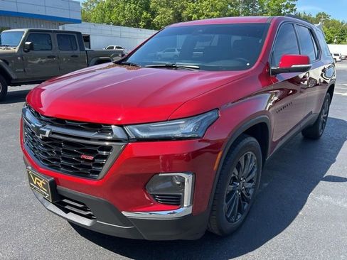 Used 2023 Chevrolet Traverse RS FWD image 8