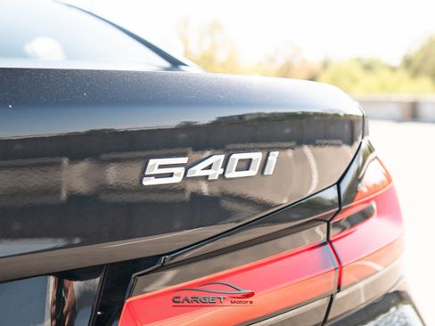 Used 2022 BMW 540i xDrive w/ M Sport Package image 41