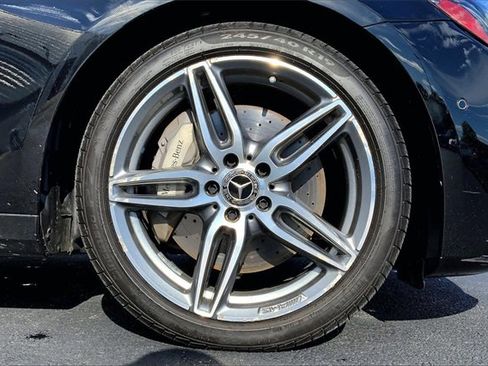 Used 2019 Mercedes-Benz E 300 4MATIC image 8