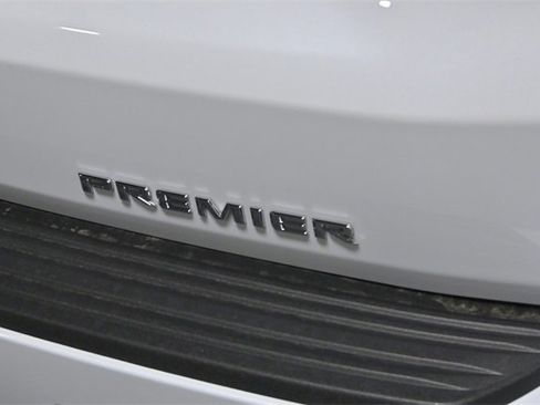 New 2026 Chevrolet Suburban Premier image 5